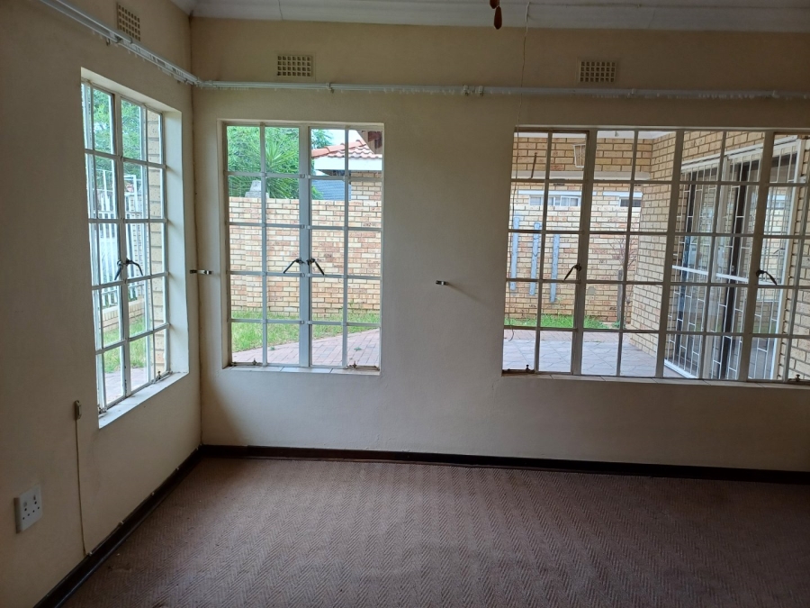 To Let 3 Bedroom Property for Rent in Naudeville Free State